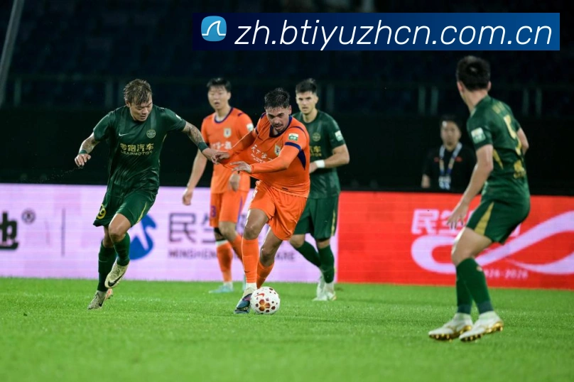 诺伊尔守门足球生涯高光与竞技价值解析:最新赛事动态与深度分析 诺伊尔守门足球生涯高光与竞技价值解析:最新赛事动态与深度分析